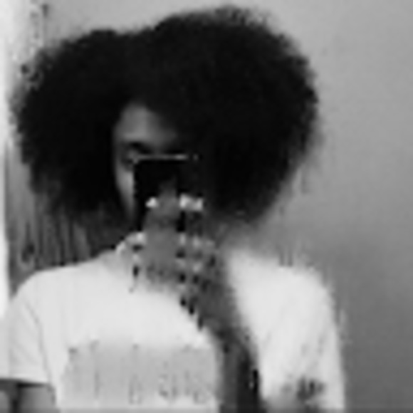 Meet your Posher, Michaelia - Picture 1 of 1